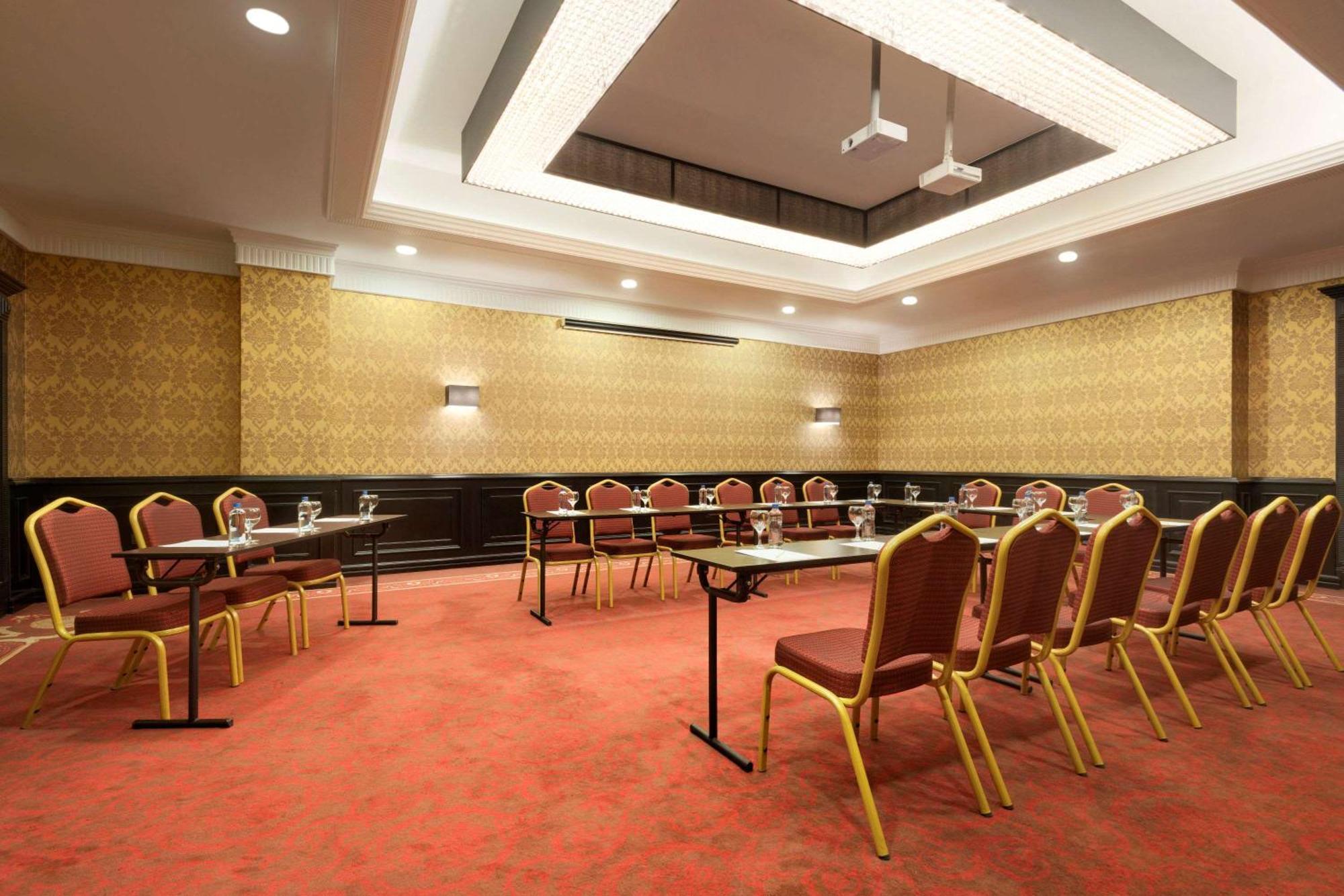 Ramada by Wyndham Sakarya Hotel Bagian luar foto