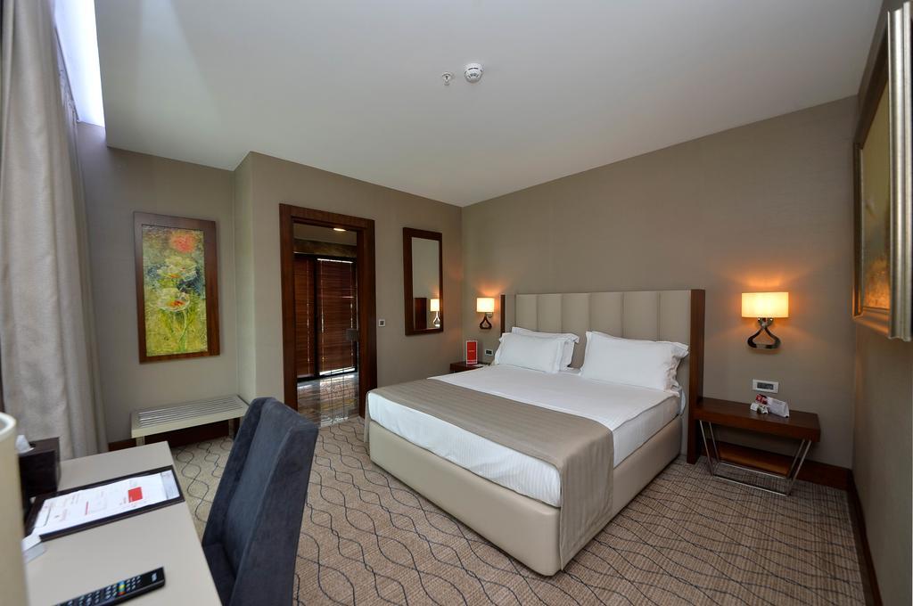 Ramada by Wyndham Sakarya Hotel Bagian luar foto