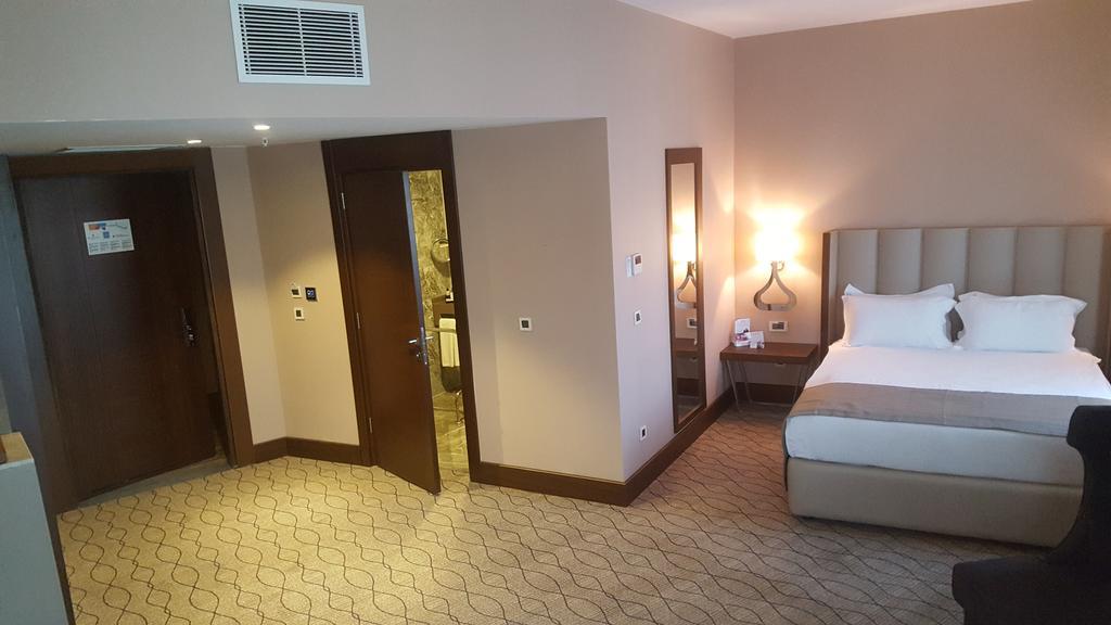 Ramada by Wyndham Sakarya Hotel Bagian luar foto