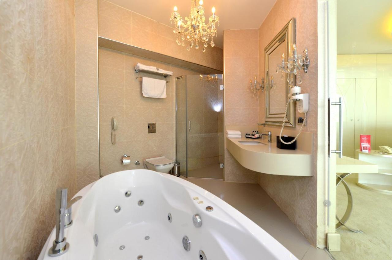 Ramada by Wyndham Sakarya Hotel Bagian luar foto